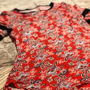 Women’s soft cotton blouse size small ❤️💙